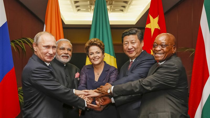 brics_heads_of_state_and_government_hold_hands_ahead_of_the_2014_g-20_summit_in_brisbane_australia_28agencia_brasil29